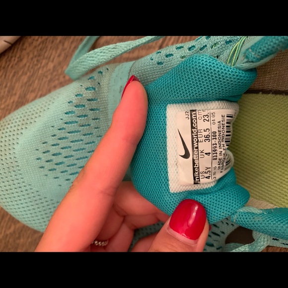 Nike Free Runs - Picture 3 of 3